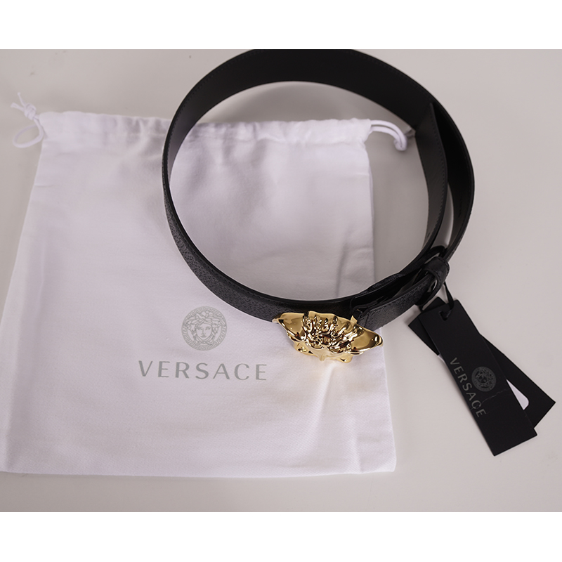 VERSACE RARE RUNWAY Black Leather Belt with Gold Medusa Medallion NWT 28/70 NEW $425 VERSACE RUNWAY Black Grainy Leather GOLD  main image 4