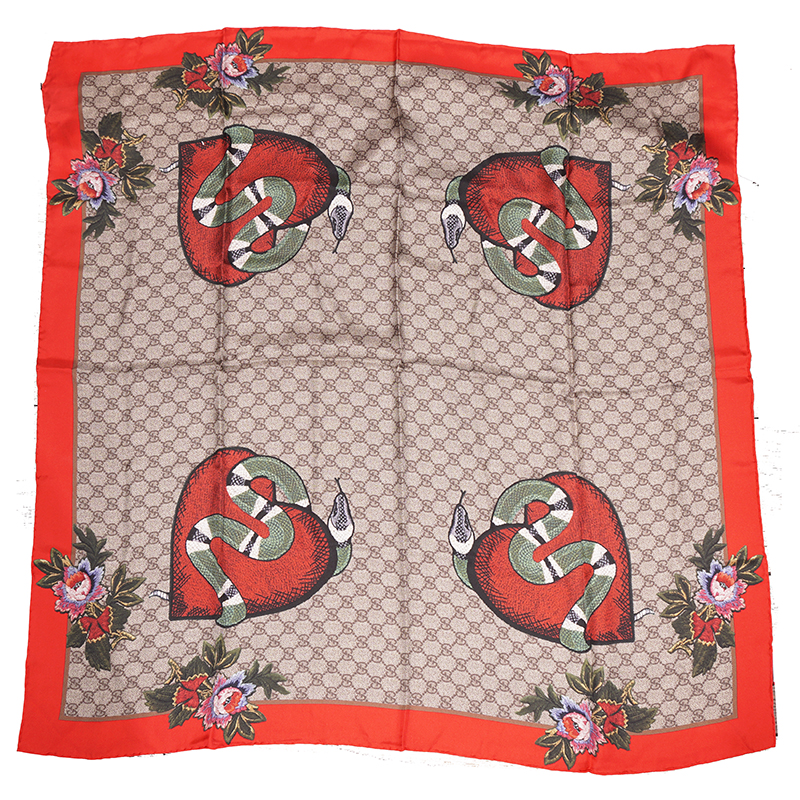 gucci_SCARF_snake_heart_GG_02.jpg gucci_SCARF_snake_heart_GG_02.jpg