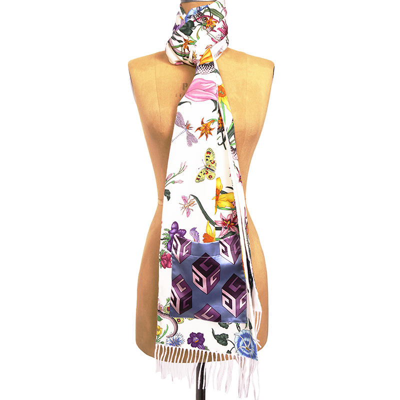 NEW $800 GUCCI White Silk FLORA SNAKE LOGO PRINT Cashmere Lining