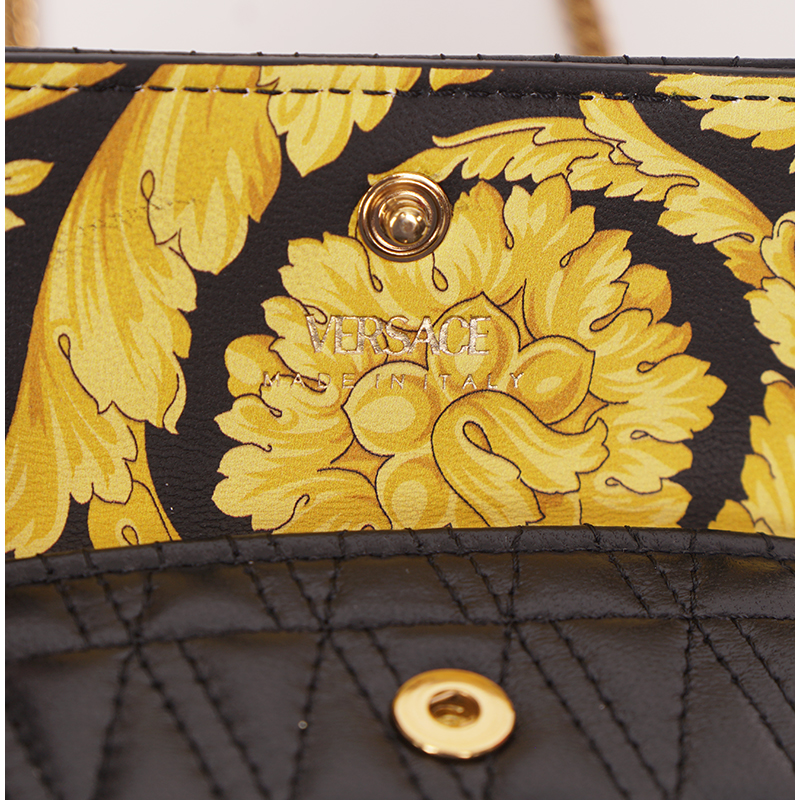 NEW $550 VERSACE Black Leather VIRTUS V LOGO Card CASE WALLET w
