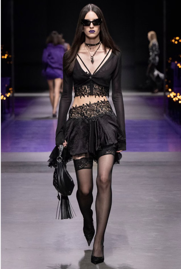 NEW $575 VERSACE RUNWAY Black Leather MEDUSA STUDDED TASSEL