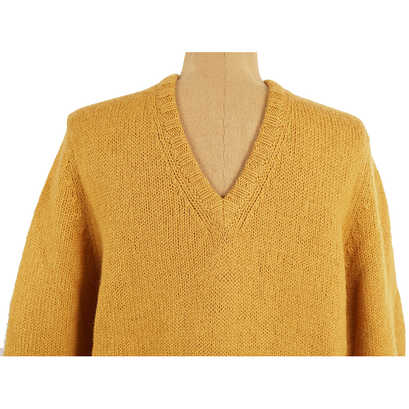 gucci_SWEATER_mens_yellow_logo