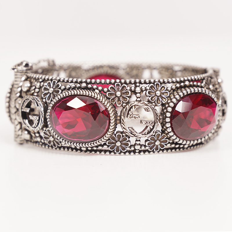 NEW $1620 GUCCI Sterling Silver GG LOGO TIGER HEAD PIN Red Crystal