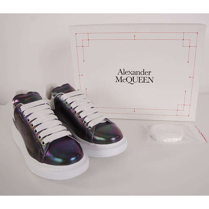 37 NEW $680 ALEXANDER MCQUEEN Petrol STINGRAY LEATHER Iridescent